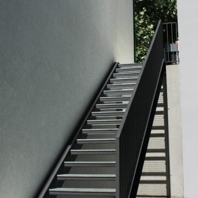 Universitätsklinik Mainz, BA III Strahlenbeschleuniger Treppe Detail